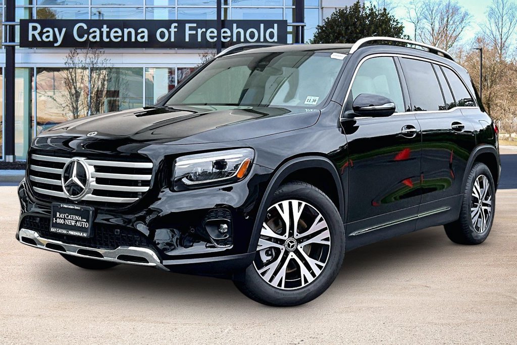 Used 2026 Mercedes-Benz GLB 250 4MATIC image 1