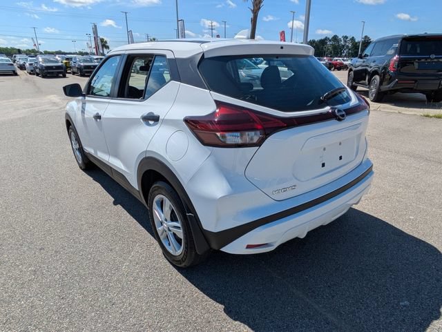 New 2025 Nissan Kicks Play S FWD image 5