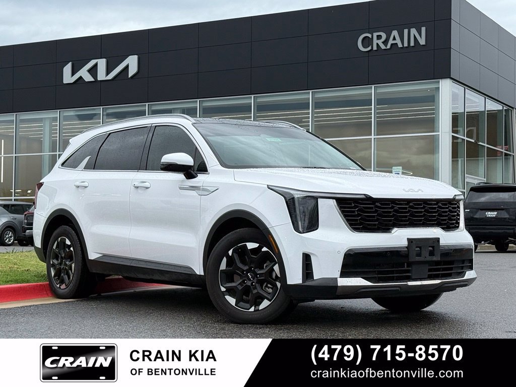 Certified 2025 Kia Sorento S w/ Panoramic Sunroof Package