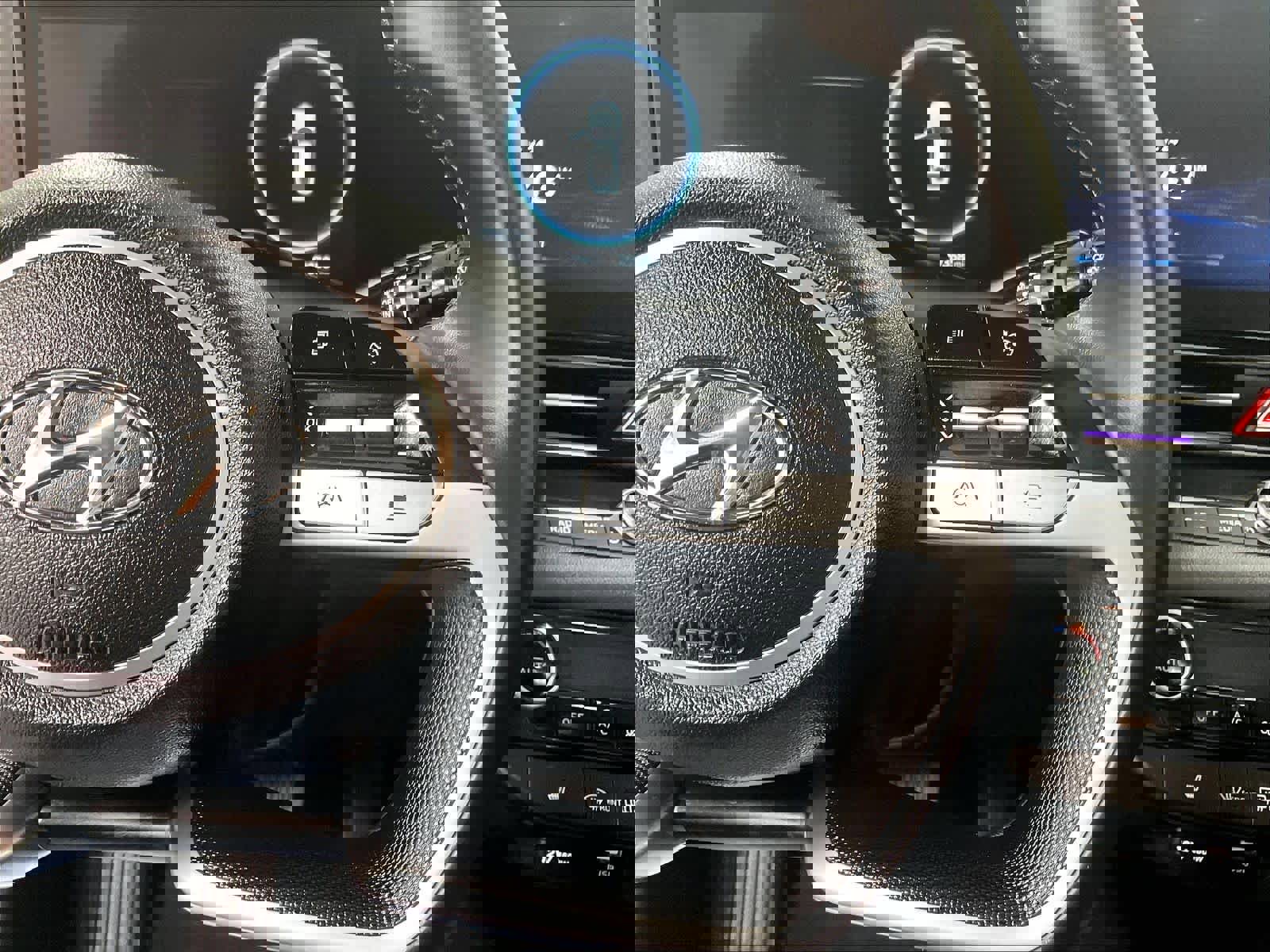 Used 2022 Hyundai Elantra Limited image 24