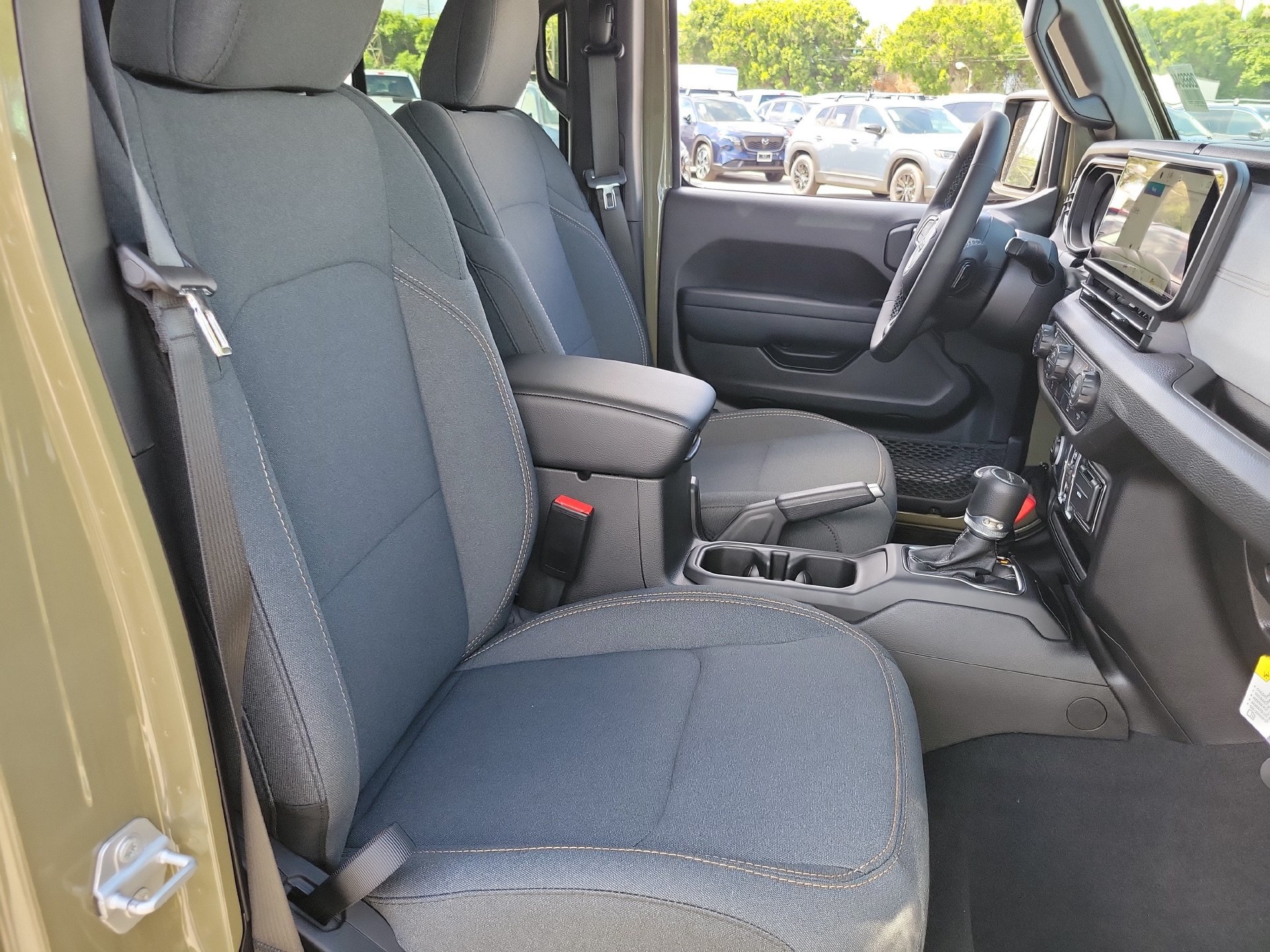 New 2026 Jeep Gladiator Sport AWD/4WD image 17