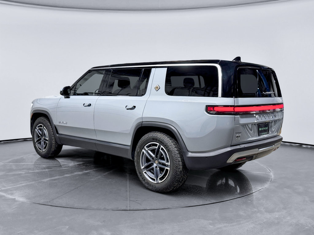 Used 2025 Rivian R1S Adventure Dual AWD/4WD image 2