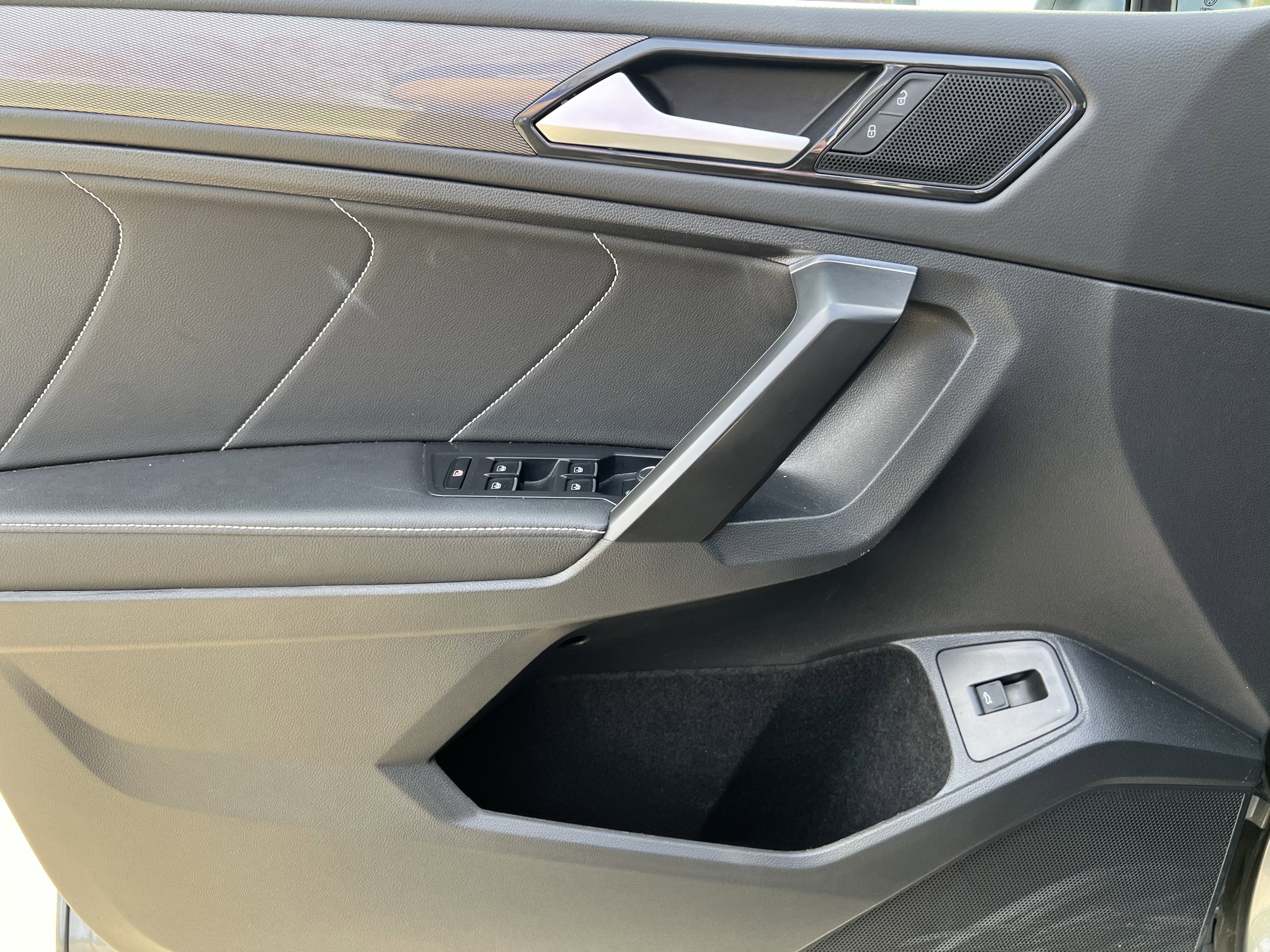 Used 2022 Volkswagen Tiguan SE image 14