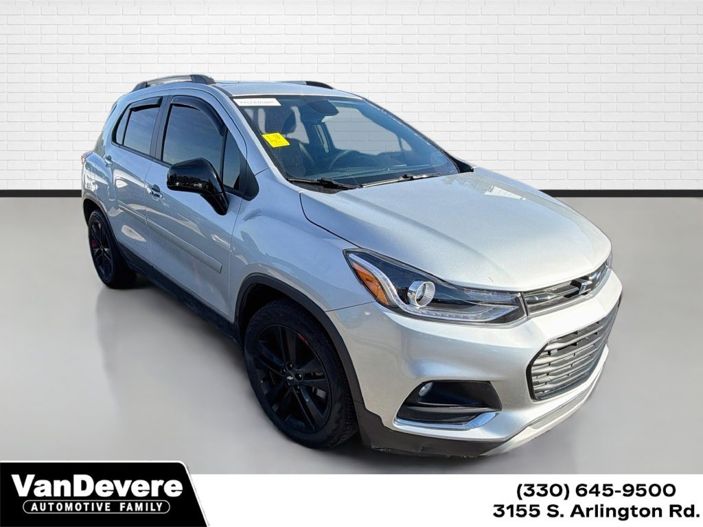 Used 2019 Chevrolet Trax LT w/ Sun & Sound Package FWD image 1
