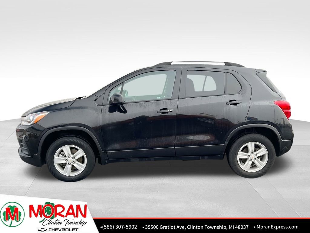 Certified 2022 Chevrolet Trax LT w/ LT Convenience Package image 3