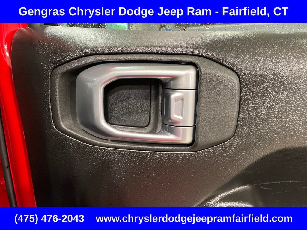 Used 2024 Jeep Wrangler Unlimited w/ Convenience Group AWD/4WD image 18
