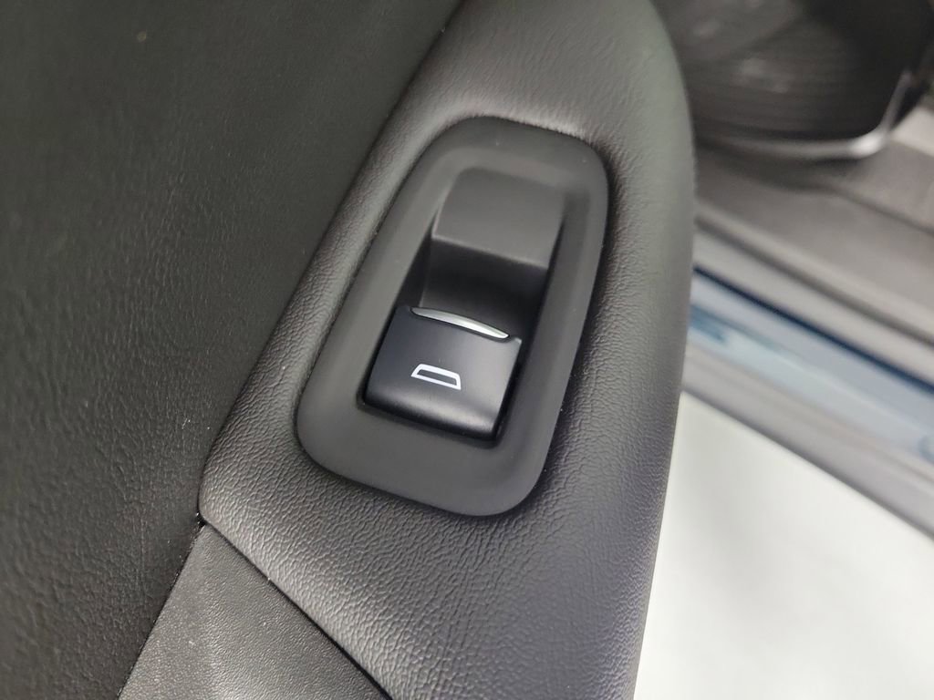 Certified 2024 Cadillac XT5 Luxury FWD image 14