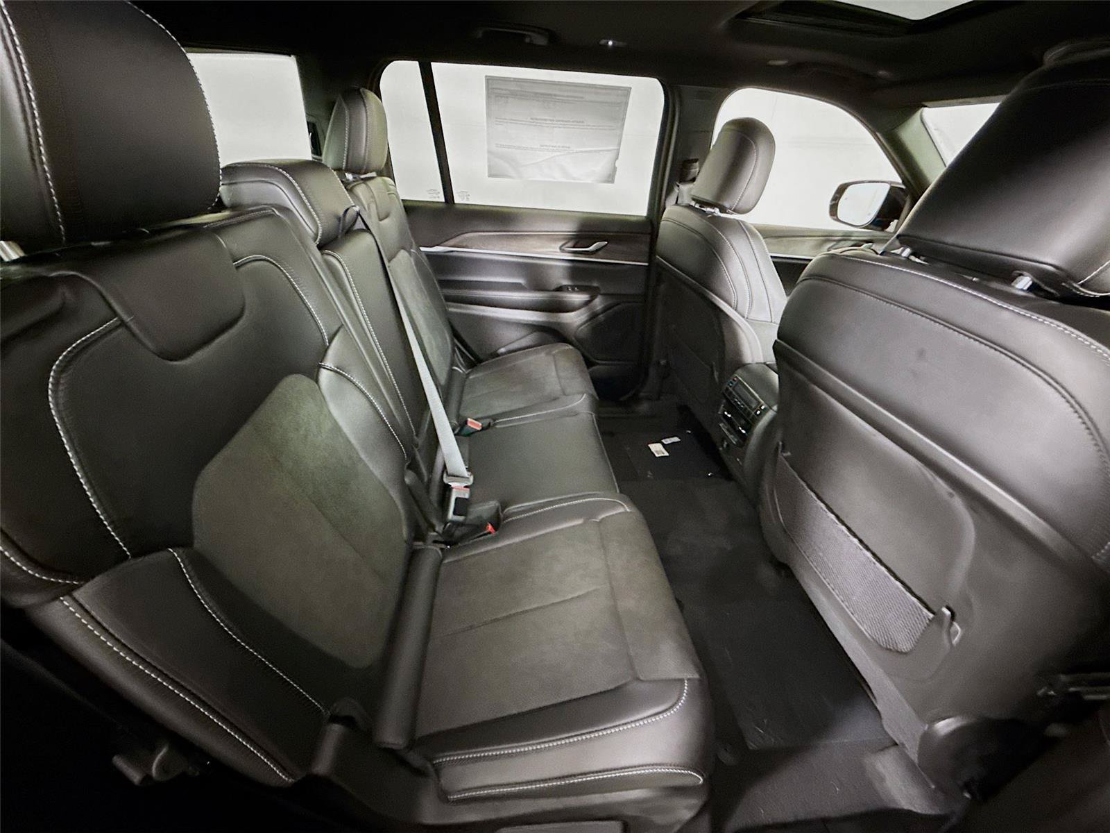 New 2026 Jeep Grand Cherokee L 4WD image 22