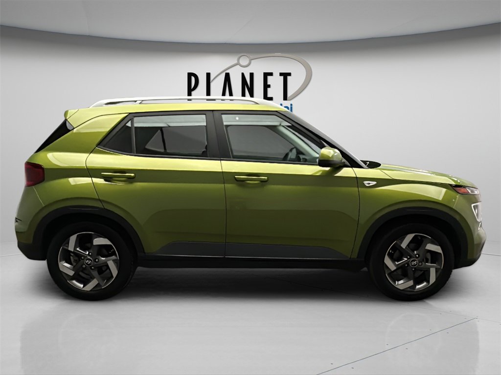 Certified 2022 Hyundai Venue SEL image 7