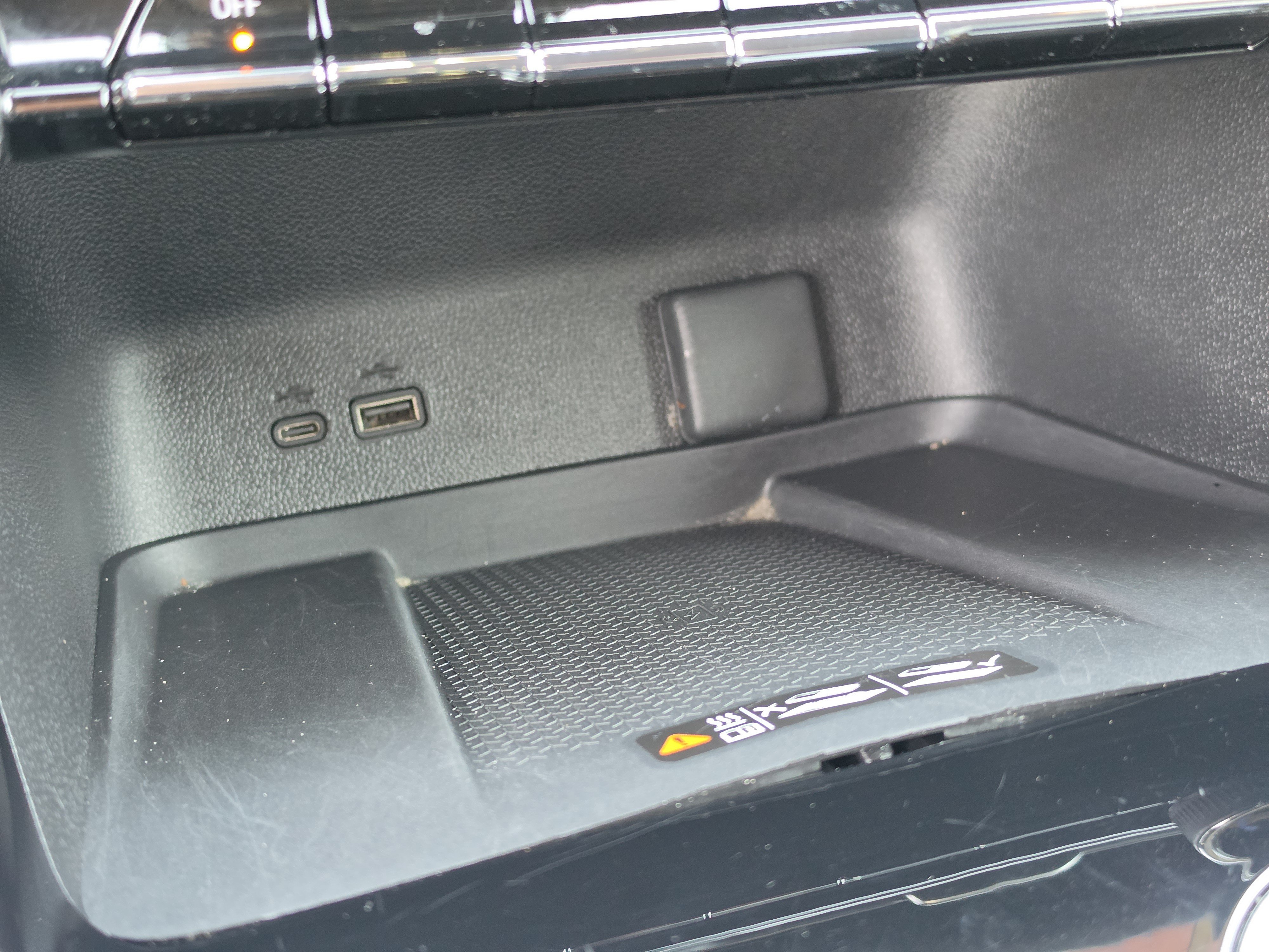 Used 2025 Chevrolet Traverse LT FWD image 30