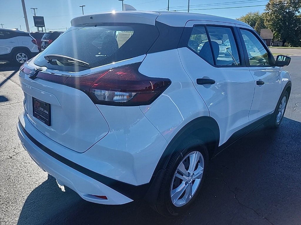 Used 2025 Nissan Kicks Play S image 3