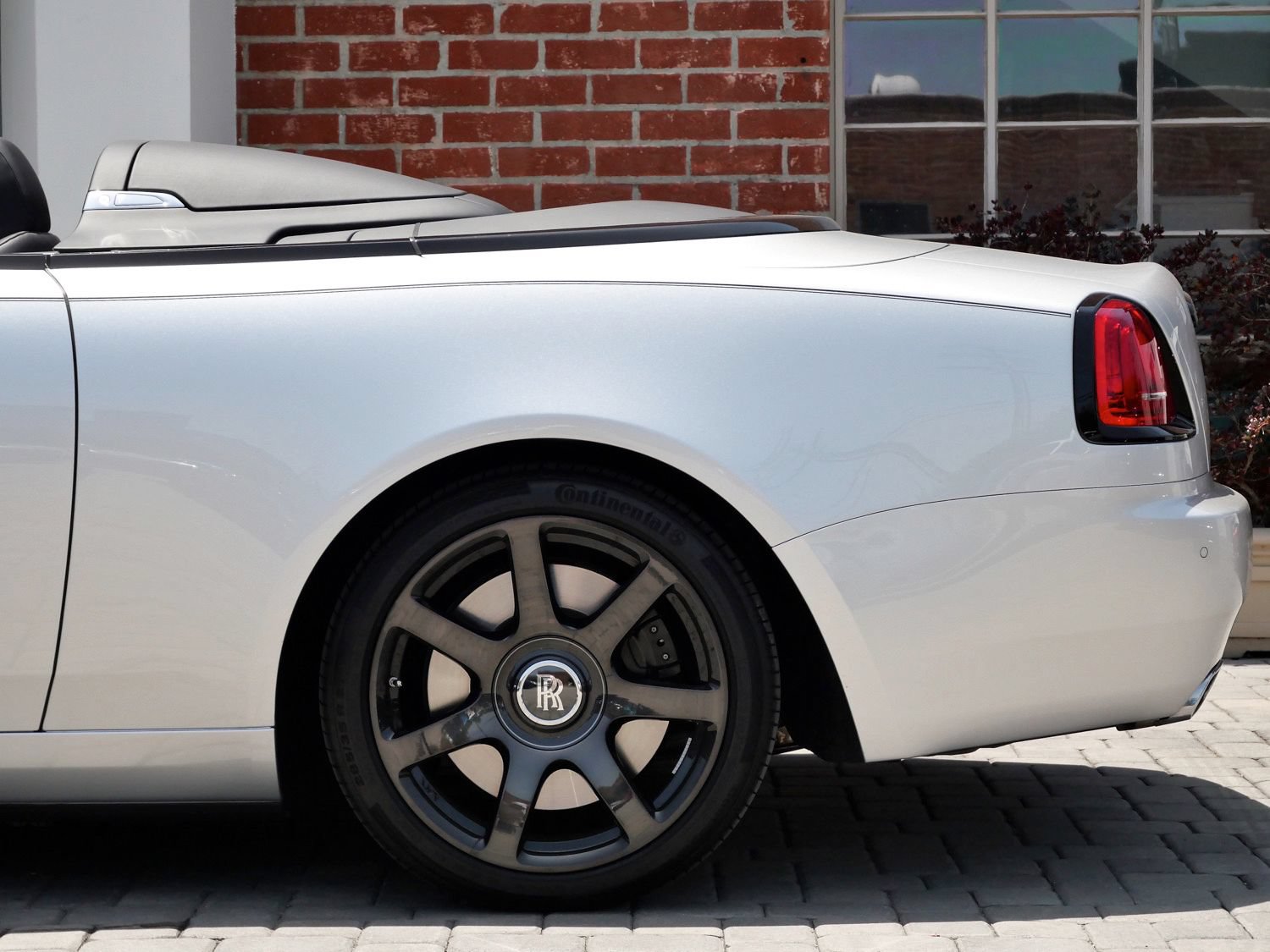 Certified 2021 Rolls-Royce Dawn RWD image 25