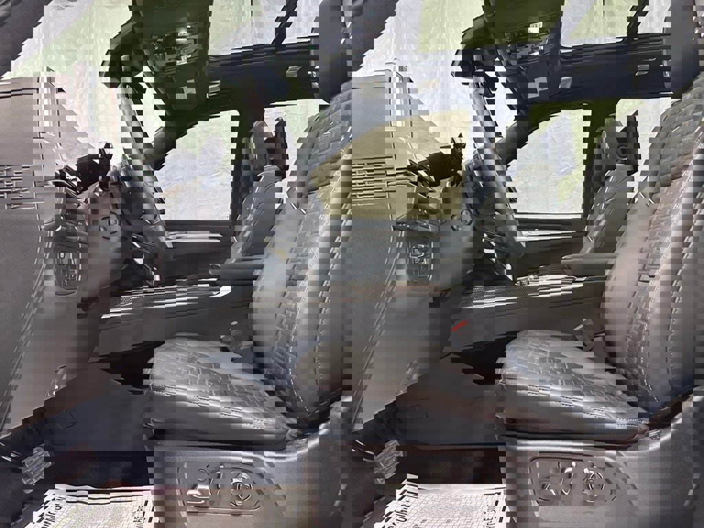 Used 2025 Cadillac Escalade V image 16