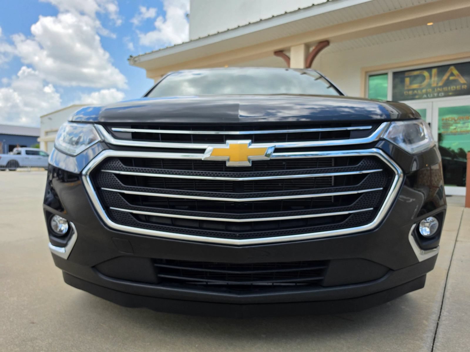 Used 2020 Chevrolet Traverse LT FWD image 9