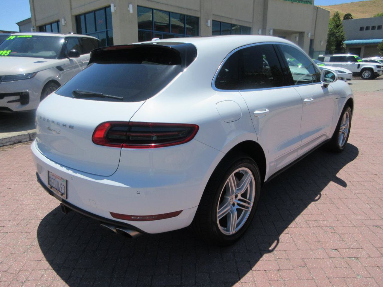 Used 2017 Porsche Macan S AWD/4WD image 2