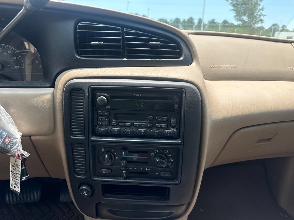 Used 2003 Ford Windstar SE FWD image 18