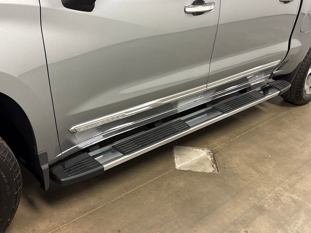 Certified 2026 Chevrolet Silverado 1500 High Country w/ Technology Package image 11