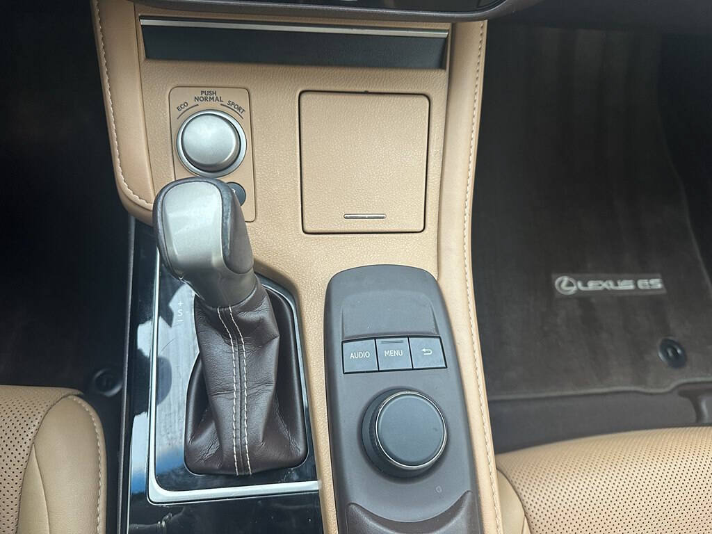 Used 2018 Lexus ES 350 w/ Accessory Package 2 FWD image 26