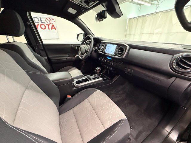 Used 2023 Toyota Tacoma TRD Off-Road AWD/4WD image 9