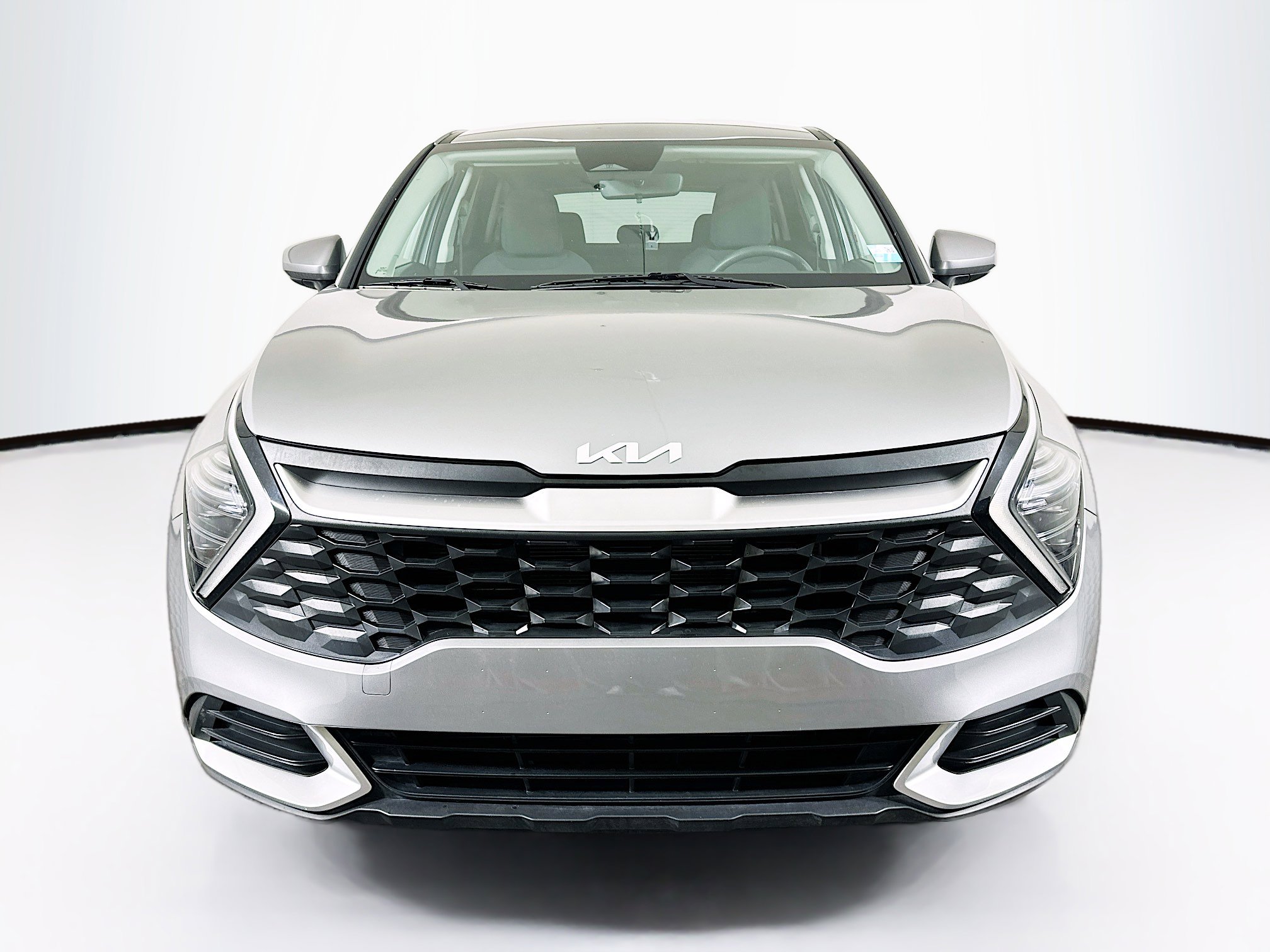 Used 2025 Kia Sportage LX image 2