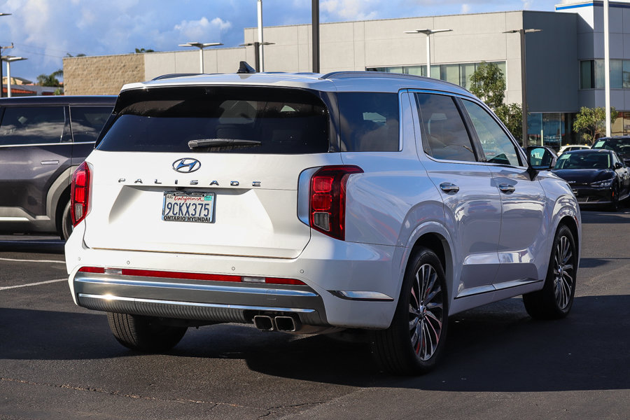 Used 2023 Hyundai Palisade Calligraphy FWD image 4