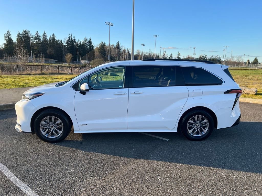 Used 2021 Toyota Sienna LE AWD/4WD video 2