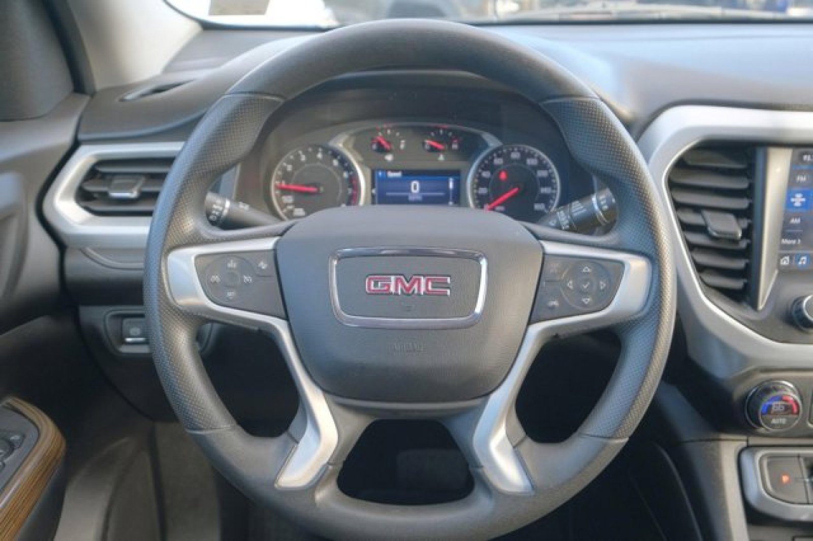 Used 2022 GMC Acadia SLE w/ Driver Convenience Package image 20