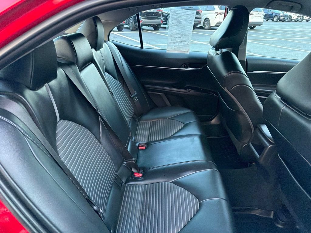 Used 2020 Toyota Camry SE FWD image 14