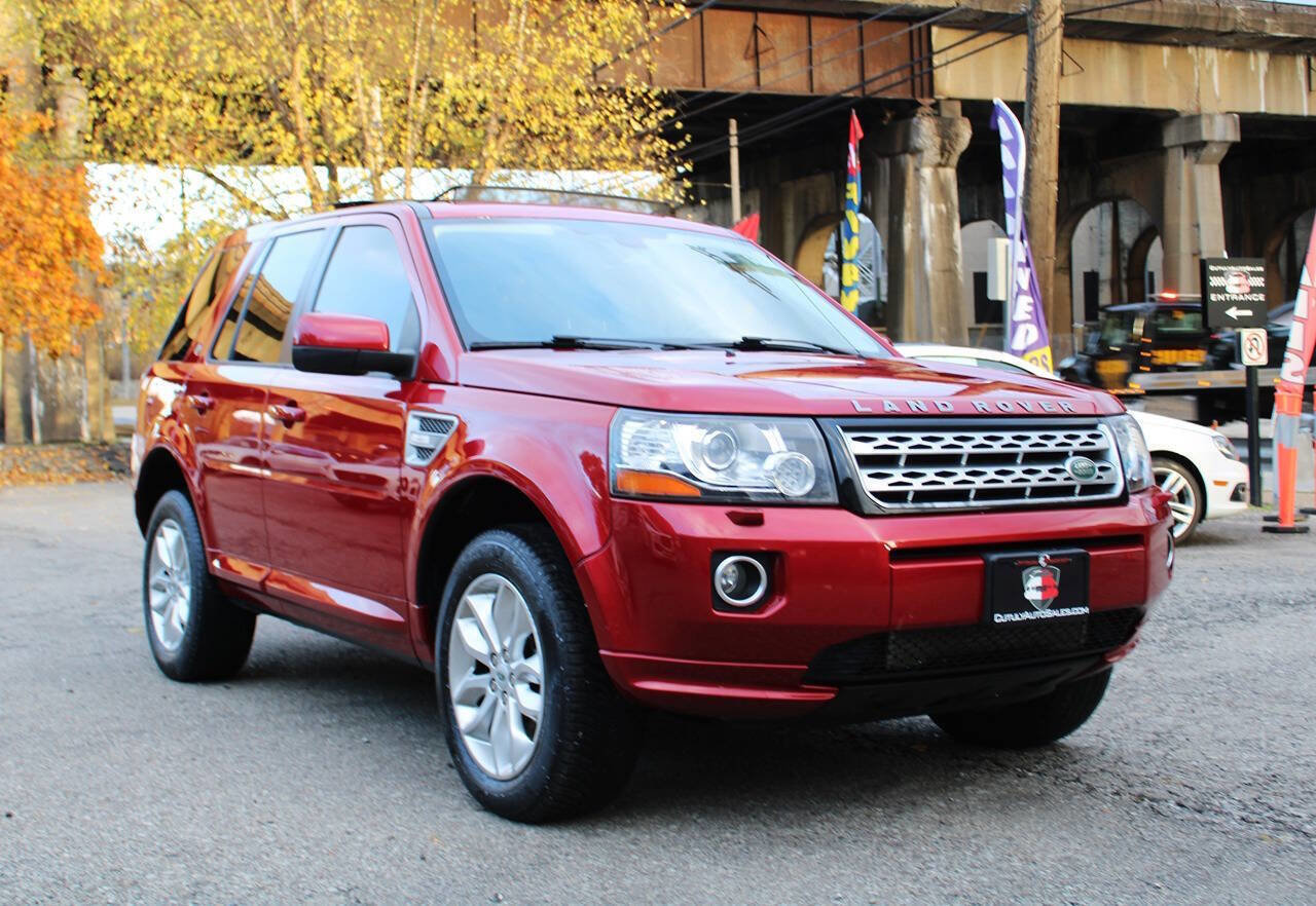 Used 2014 Land Rover LR2 HSE image 9