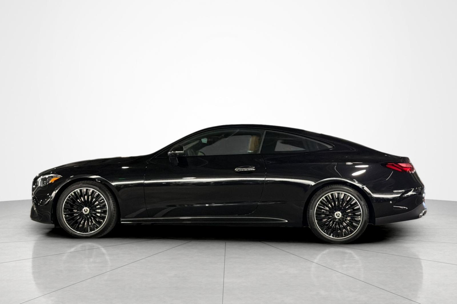 New 2026 Mercedes-Benz CLE 300 4MATIC Coupe image 2
