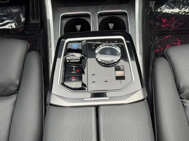 Certified 2024 BMW i7 xDrive60 image 12