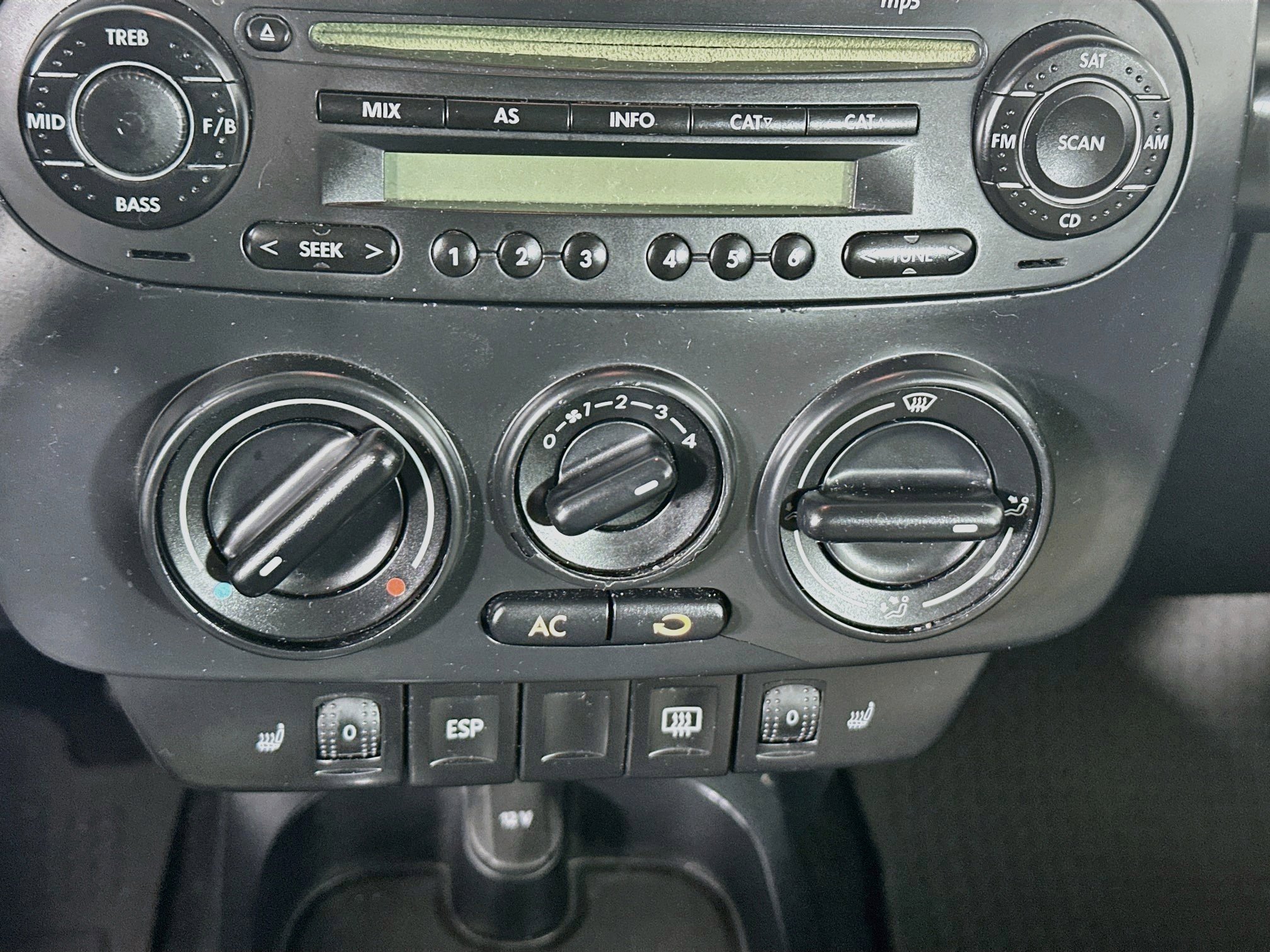 Used 2010 Volkswagen Beetle Coupe FWD image 21