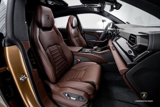 Used 2025 Lamborghini Urus SE AWD/4WD image 43