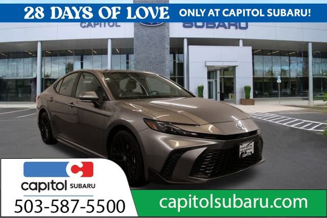 Used 2025 Toyota Camry SE image 1