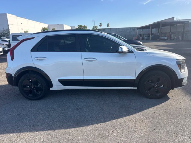 Used 2023 Kia Niro Wave FWD image 4