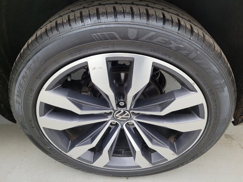 Used 2021 Volkswagen Atlas Cross Sport SEL R-Line image 31