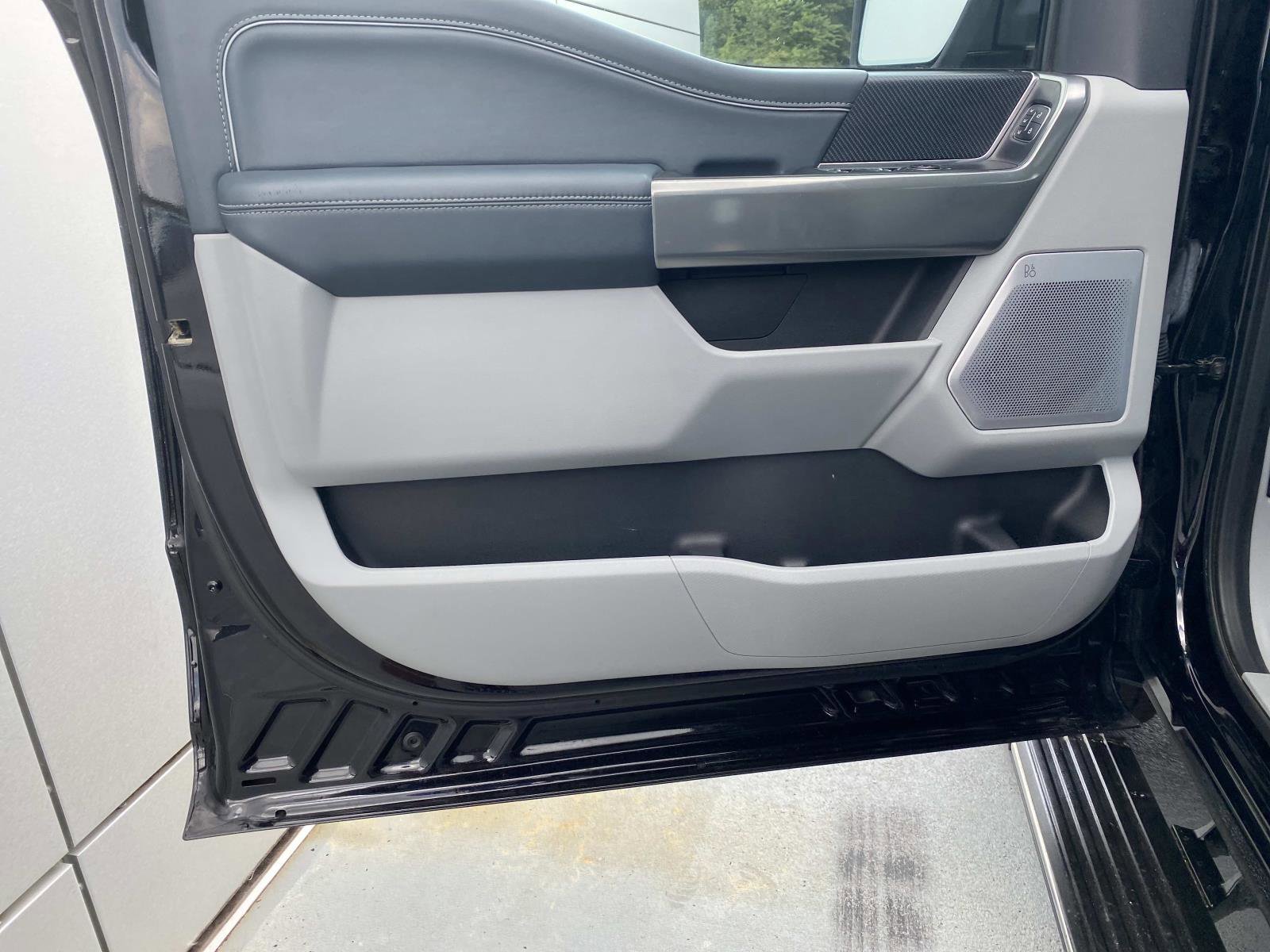 Used 2023 Ford F150 Limited image 17