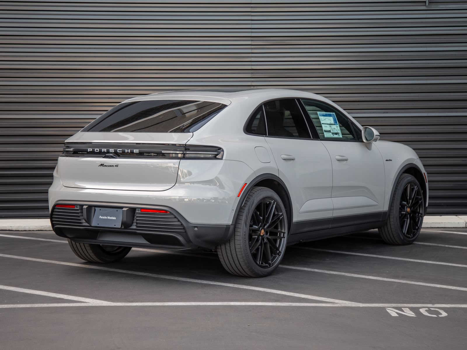 New 2026 Porsche Macan 4 Electric AWD/4WD image 7