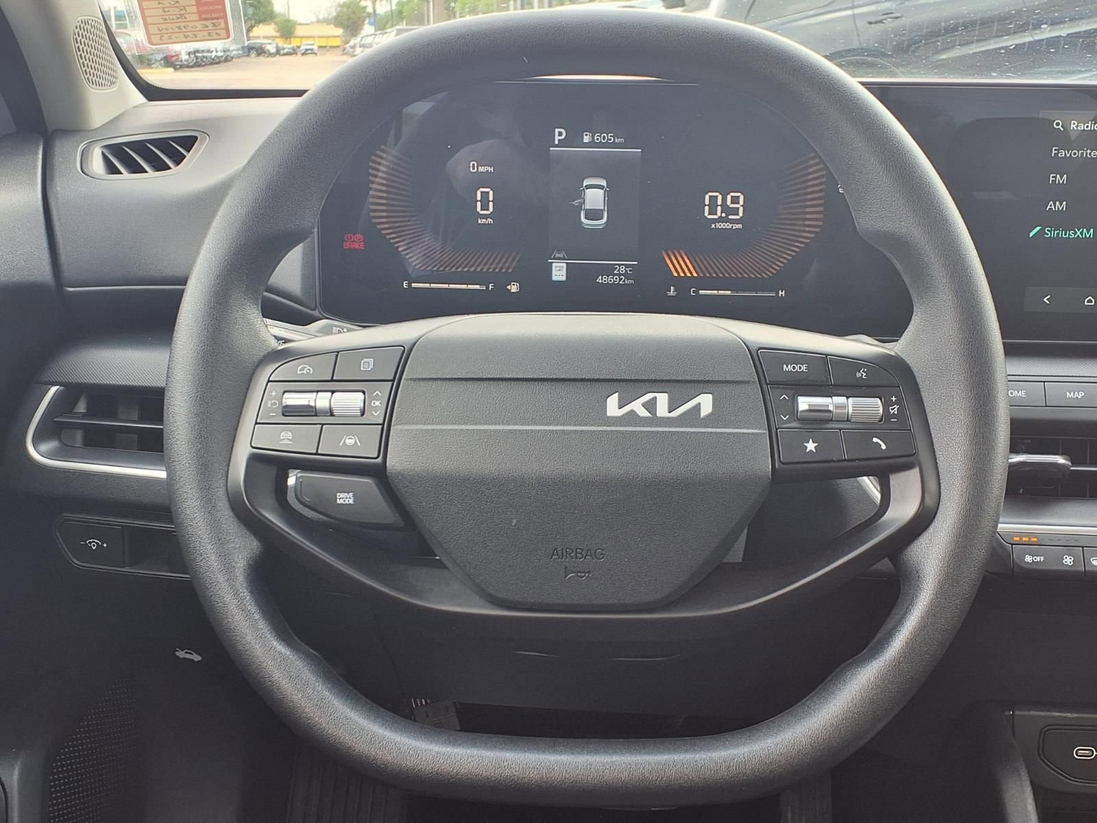 Used 2025 Kia K4 LXS image 12
