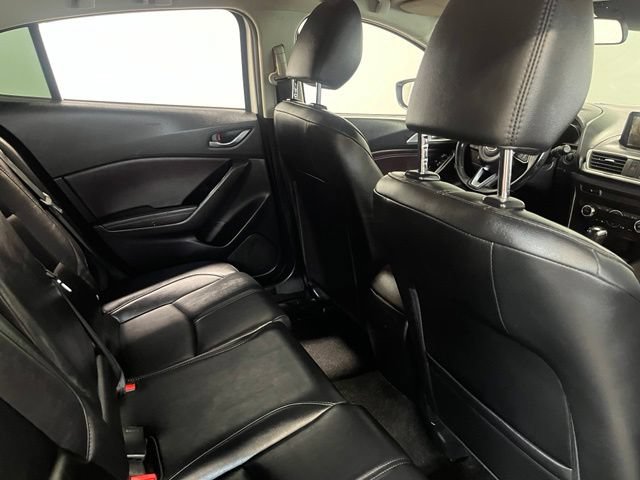 Used 2018 MAZDA MAZDA3 Touring FWD image 13