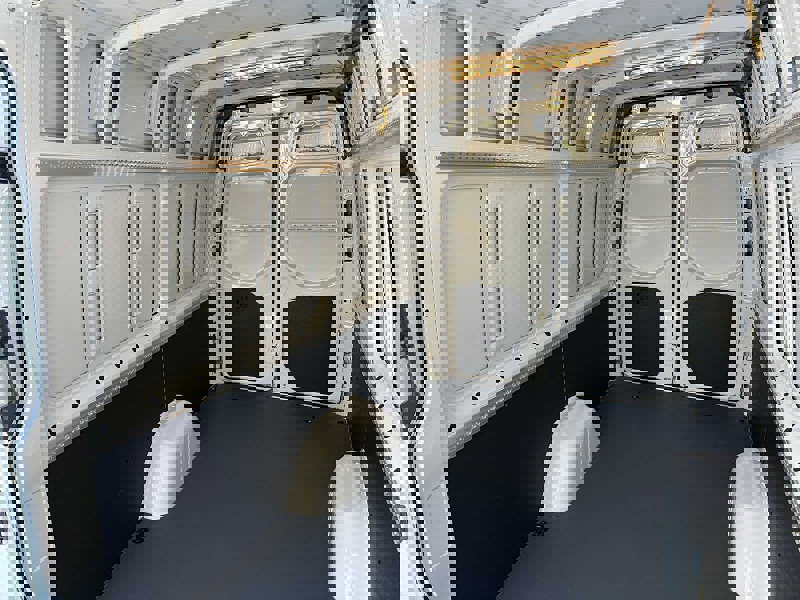 Used 2024 Mercedes-Benz Sprinter 2500 image 15