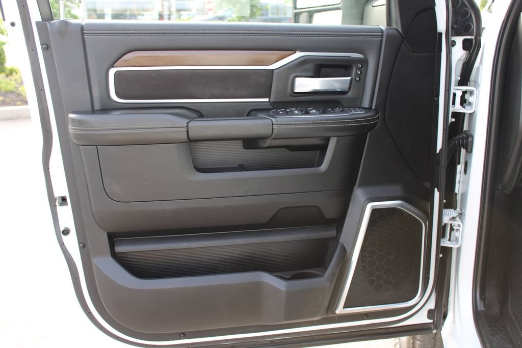 Used 2024 RAM 2500 Laramie AWD/4WD image 33