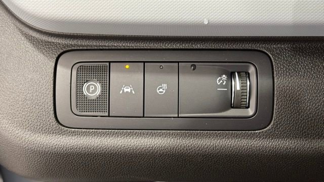 New 2027 Chevrolet Bolt LT w/ Comfort Package FWD image 31