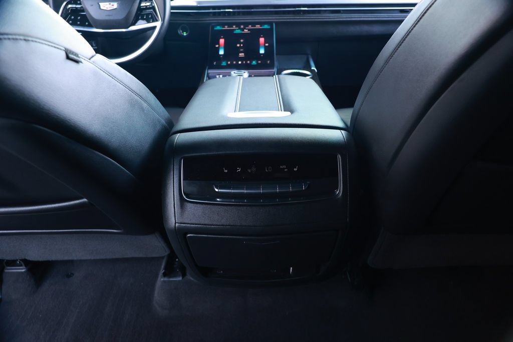 Used 2025 Cadillac Escalade ESV Premium Luxury AWD/4WD image 36