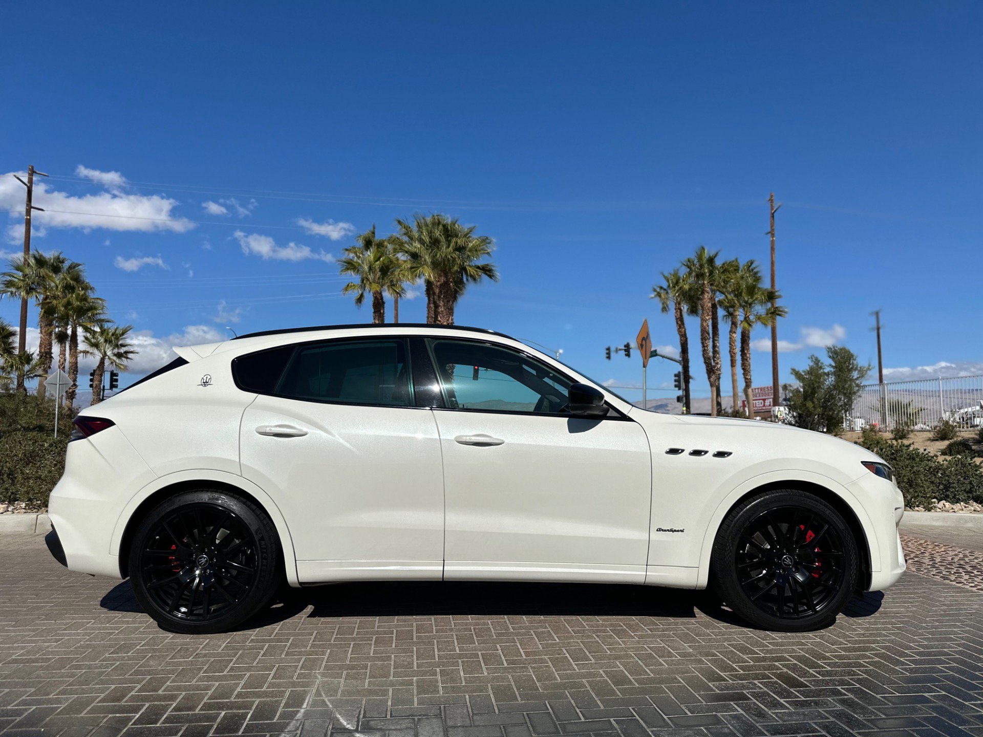 Used 2021 Maserati Levante S GranSport image 11