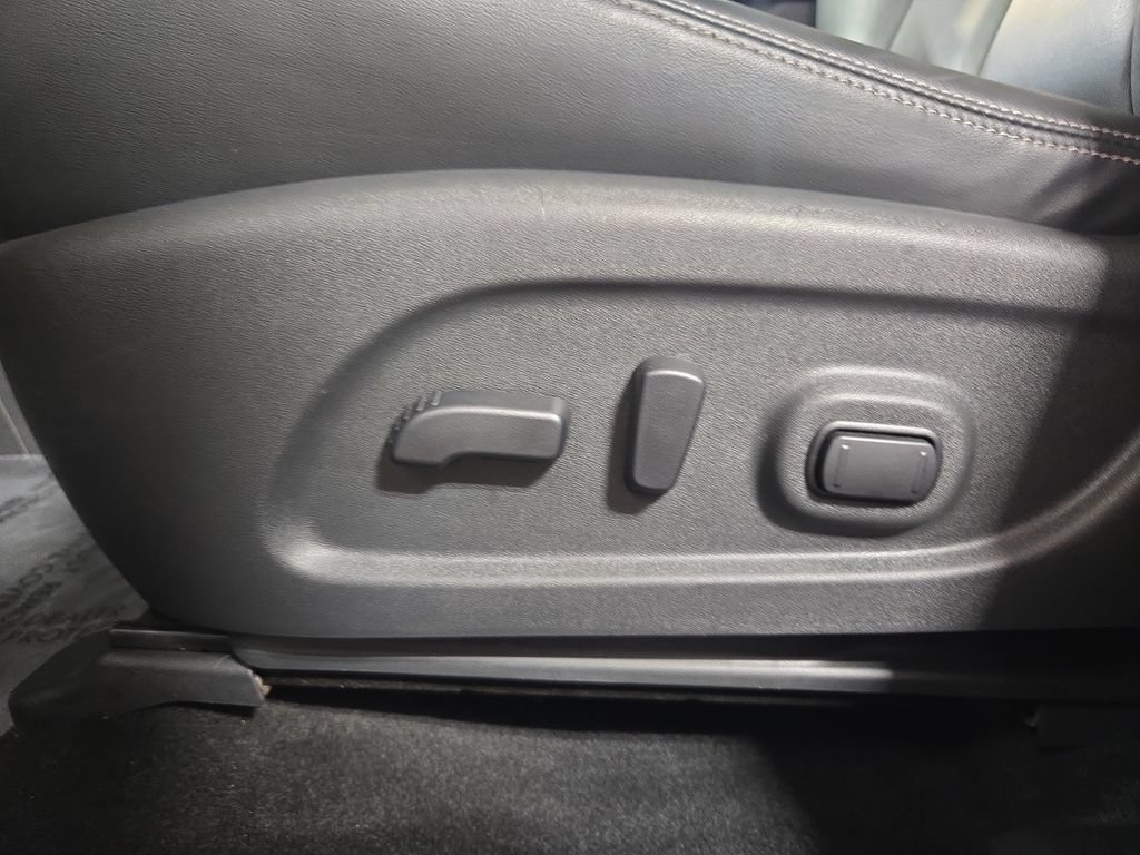 Used 2022 Nissan Murano SV AWD/4WD image 30