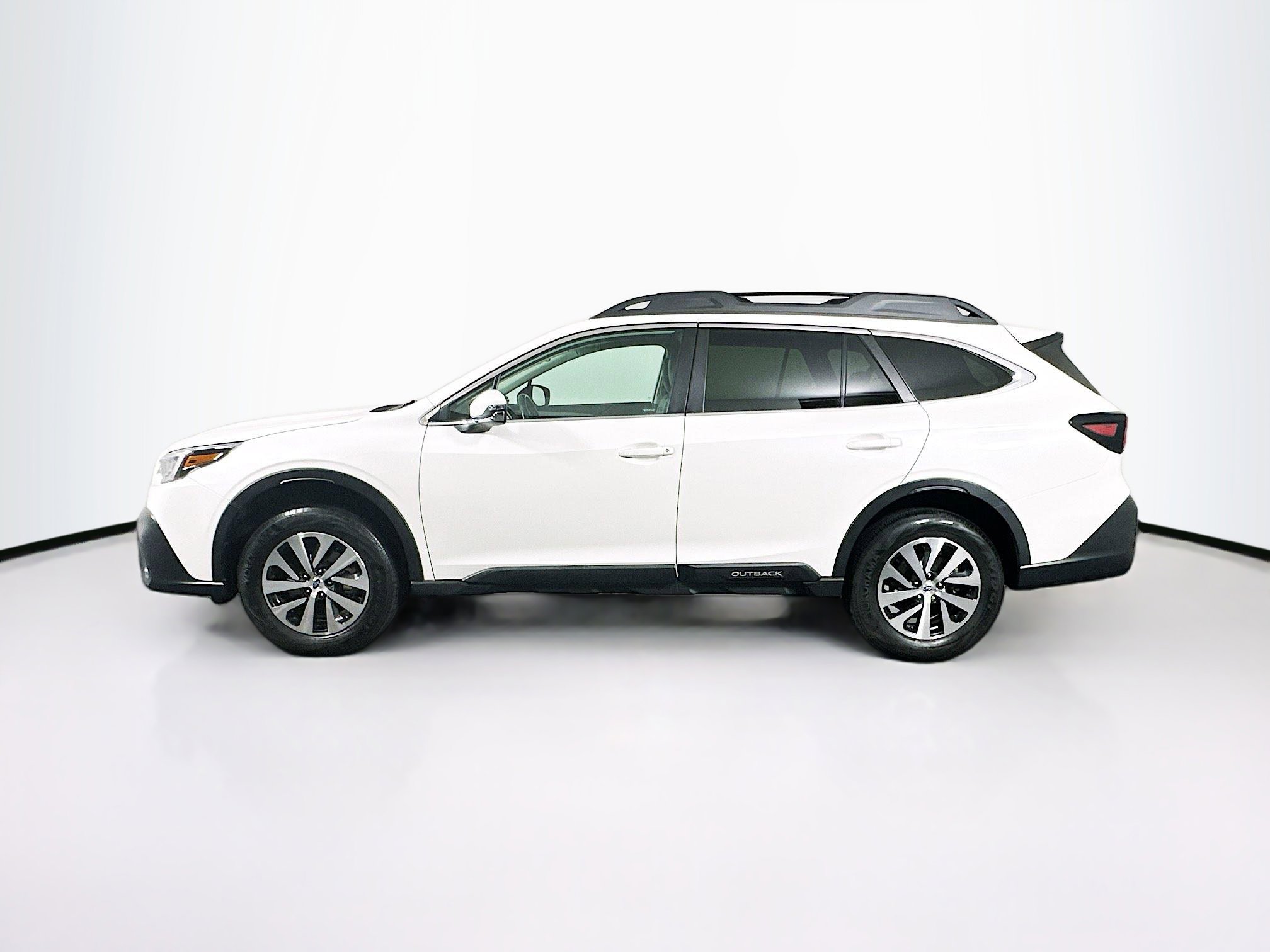 Used 2022 Subaru Outback Premium image 4