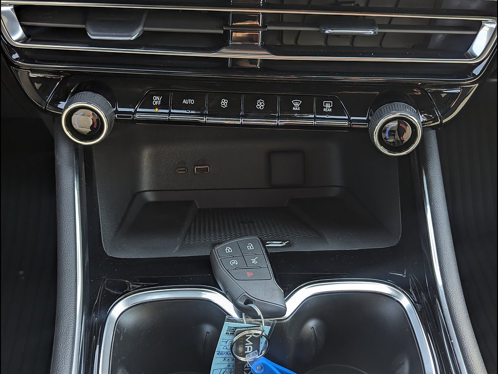 New 2026 Chevrolet Traverse LT w/ Driver Confidence Package FWD image 26