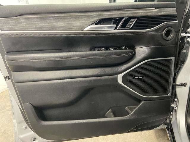 Used 2024 Jeep Wagoneer L Series II w/ Flexible Seating Group AWD/4WD image 11