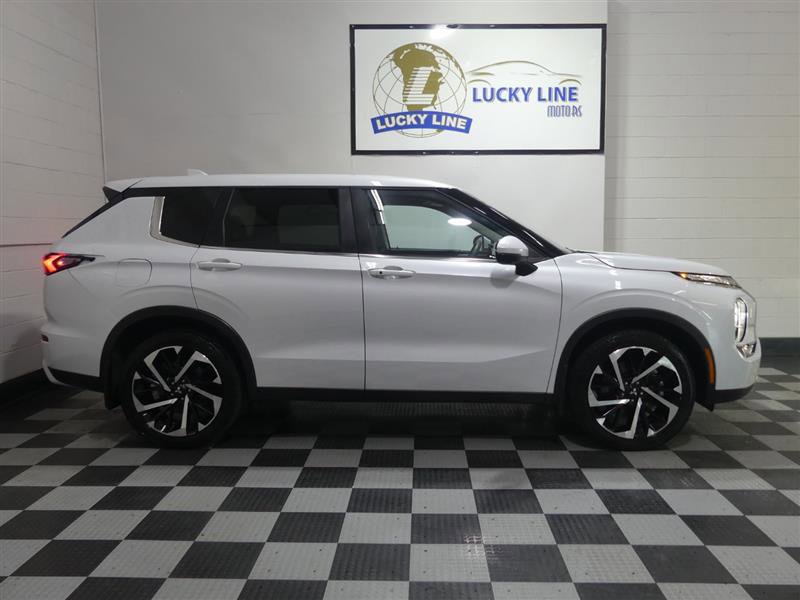 Used 2024 Mitsubishi Outlander SE AWD/4WD image 6